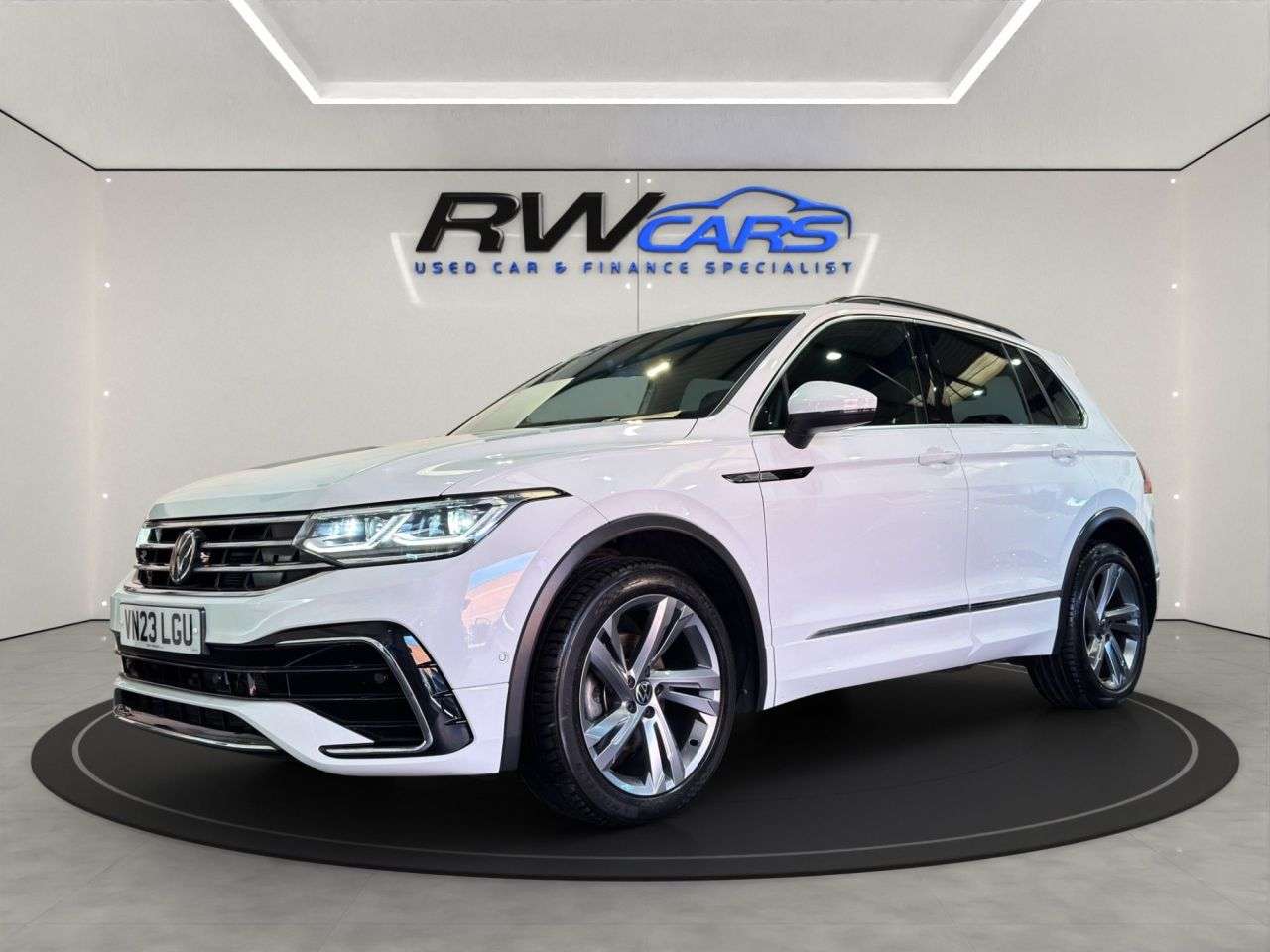 A 2023 VOLKSWAGEN TIGUAN 1.5 TSI R-Line Edition SUV 5dr Petrol DSG Euro 6 (s/s) (150 ps) A 2023 VOLKSWAGEN TIGUAN 1.5 TSI R-Line Edition SUV 5dr Petrol DSG Euro 6 (s/s) (150 ps)
