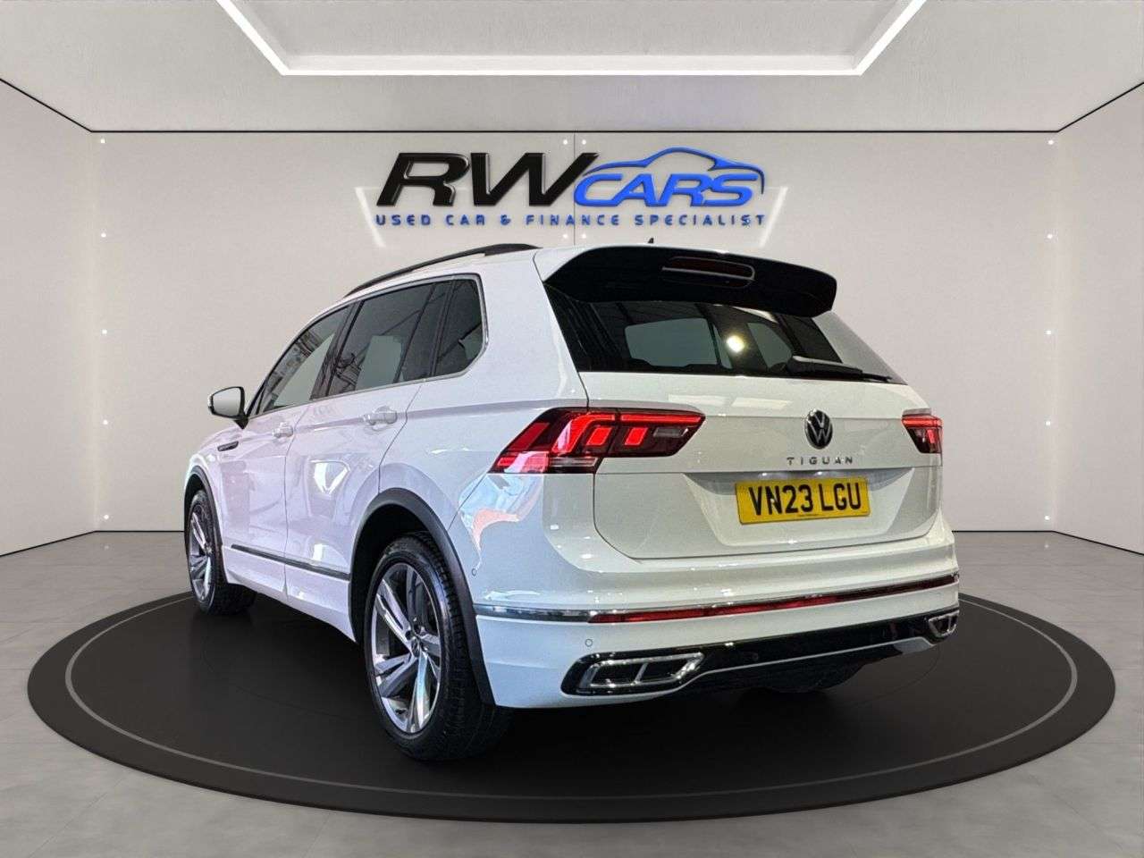 A 2023 VOLKSWAGEN TIGUAN 1.5 TSI R-Line Edition SUV 5dr Petrol DSG Euro 6 (s/s) (150 ps) A 2023 VOLKSWAGEN TIGUAN 1.5 TSI R-Line Edition SUV 5dr Petrol DSG Euro 6 (s/s) (150 ps)