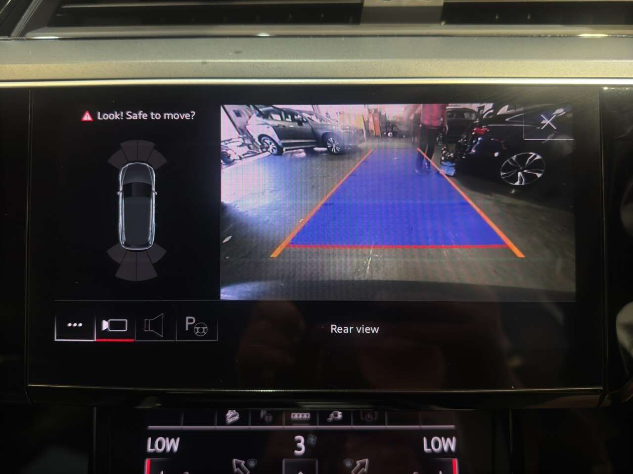 2023 AUDI Q8 E-TRON 2023 AUDI Q8 E-TRON