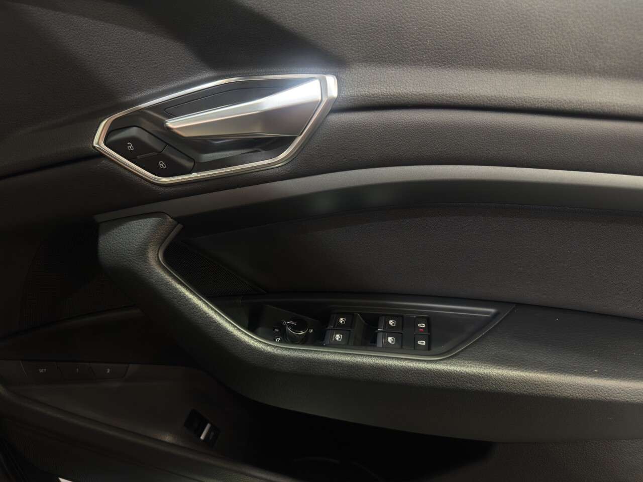 2023 AUDI Q8 E-TRON 2023 AUDI Q8 E-TRON