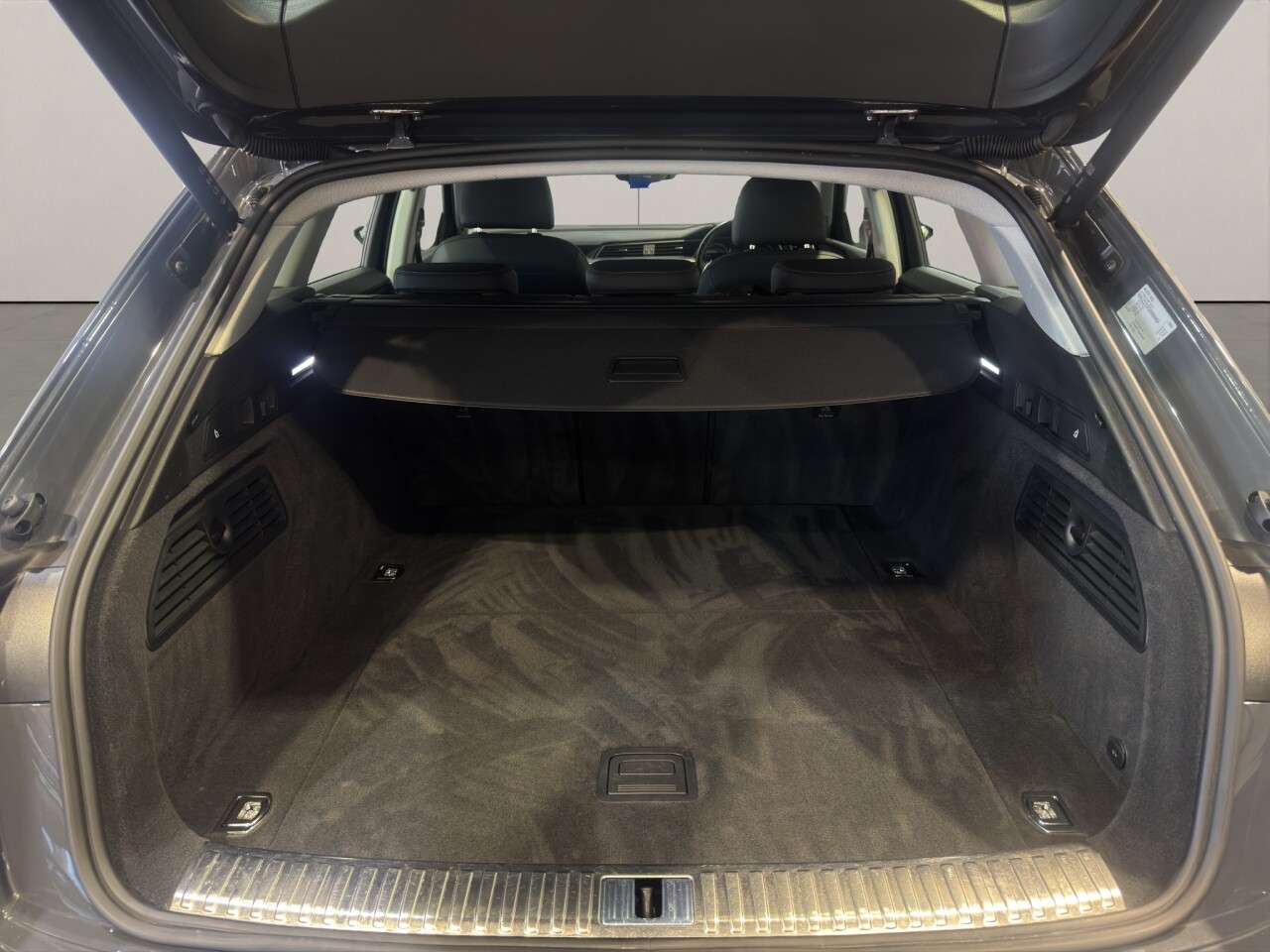 2023 AUDI Q8 E-TRON 2023 AUDI Q8 E-TRON
