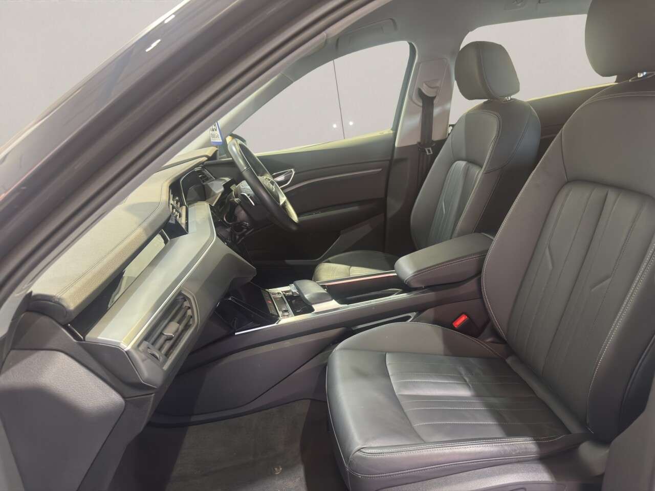 2023 AUDI Q8 E-TRON 2023 AUDI Q8 E-TRON