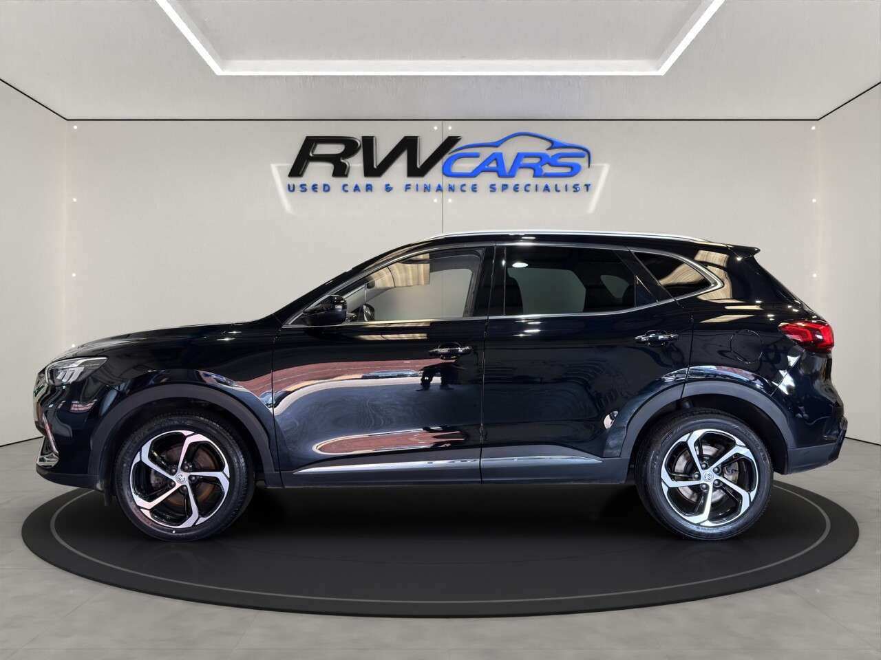 A 2023 MG MG HS 1.5 T-GDI Trophy SUV 5dr Petrol DCT Euro 6 (s/s) (162 ps) A 2023 MG MG HS 1.5 T-GDI Trophy SUV 5dr Petrol DCT Euro 6 (s/s) (162 ps)