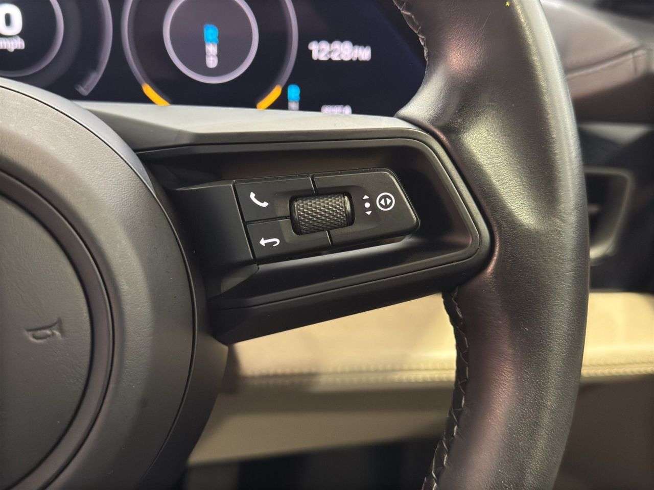2021 PORSCHE TAYCAN 2021 PORSCHE TAYCAN