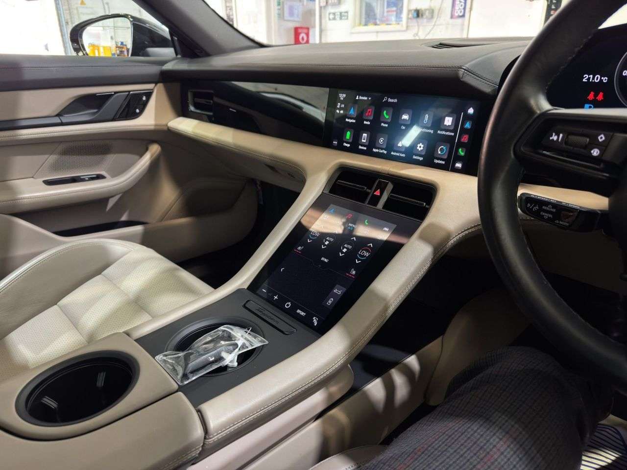 2021 PORSCHE TAYCAN 2021 PORSCHE TAYCAN