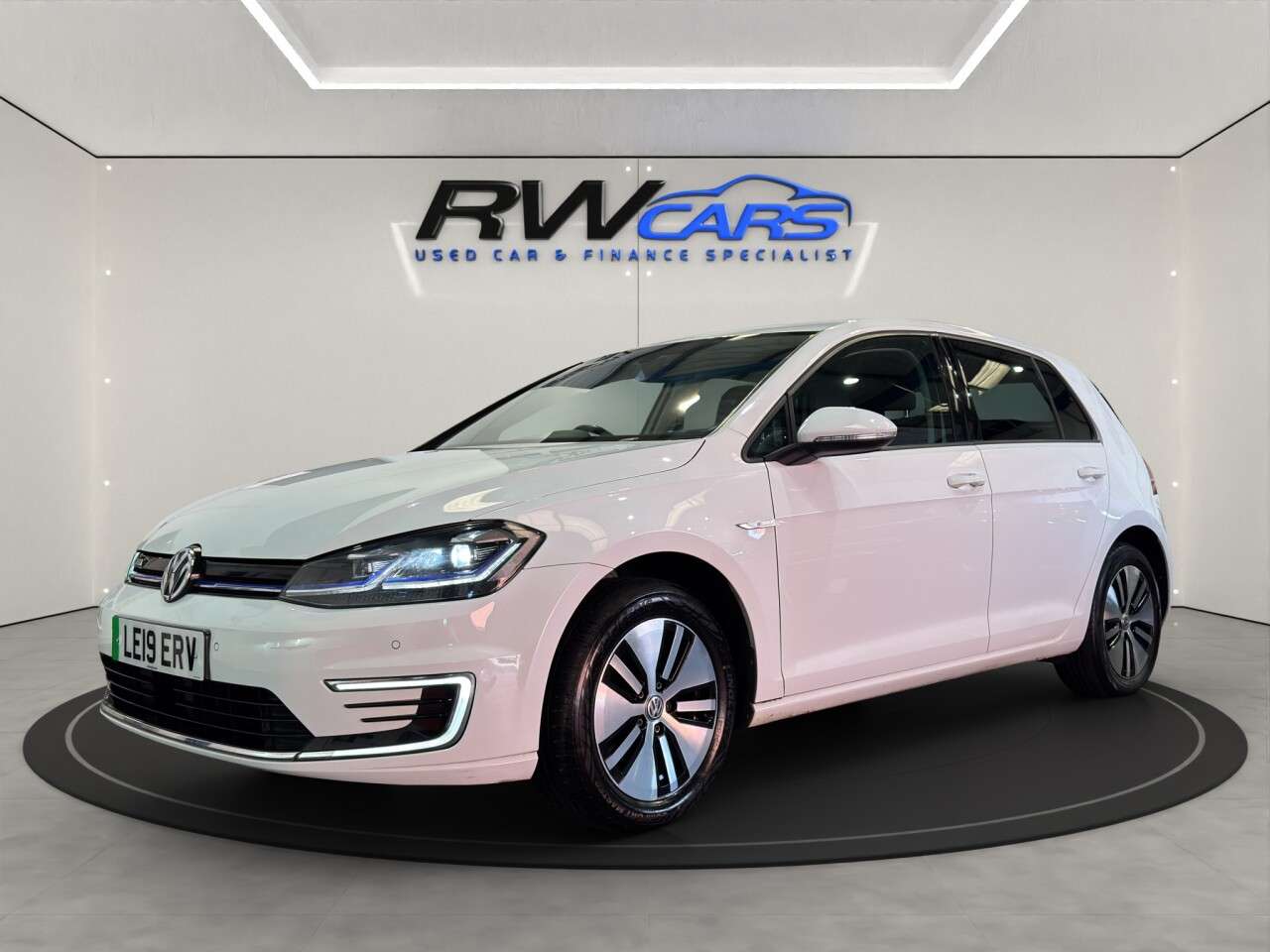 A 2019 VOLKSWAGEN E-GOLF 35.8kWh e-Golf Hatchback 5dr Electric Auto (136 ps) A 2019 VOLKSWAGEN E-GOLF 35.8kWh e-Golf Hatchback 5dr Electric Auto (136 ps)