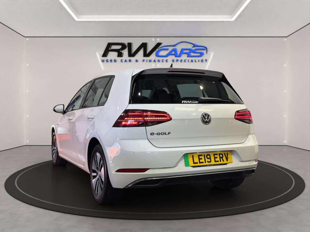 A 2019 VOLKSWAGEN E-GOLF 35.8kWh e-Golf Hatchback 5dr Electric Auto (136 ps) A 2019 VOLKSWAGEN E-GOLF 35.8kWh e-Golf Hatchback 5dr Electric Auto (136 ps)