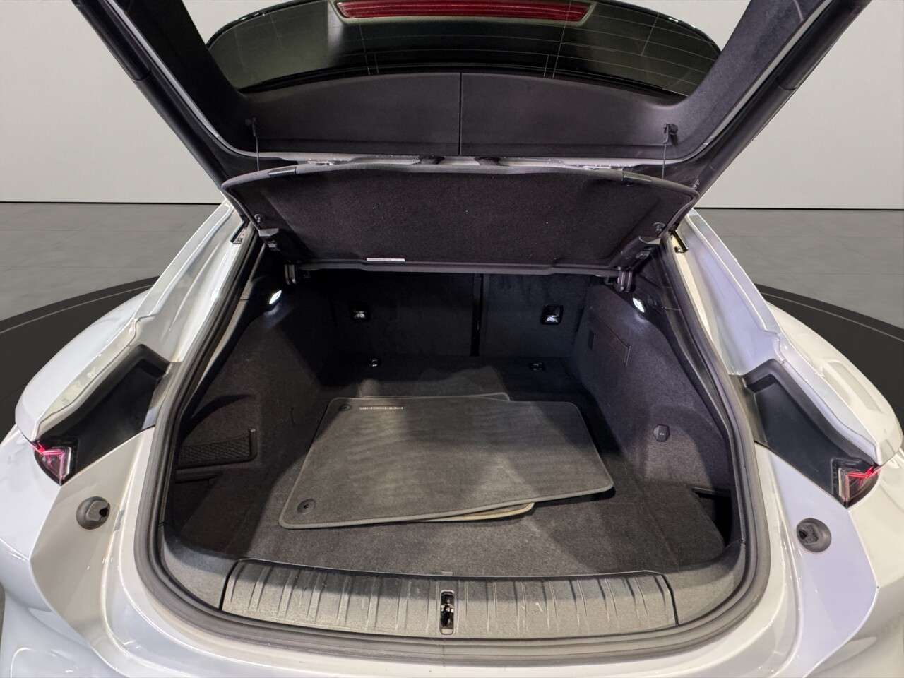 2021 PORSCHE TAYCAN 2021 PORSCHE TAYCAN