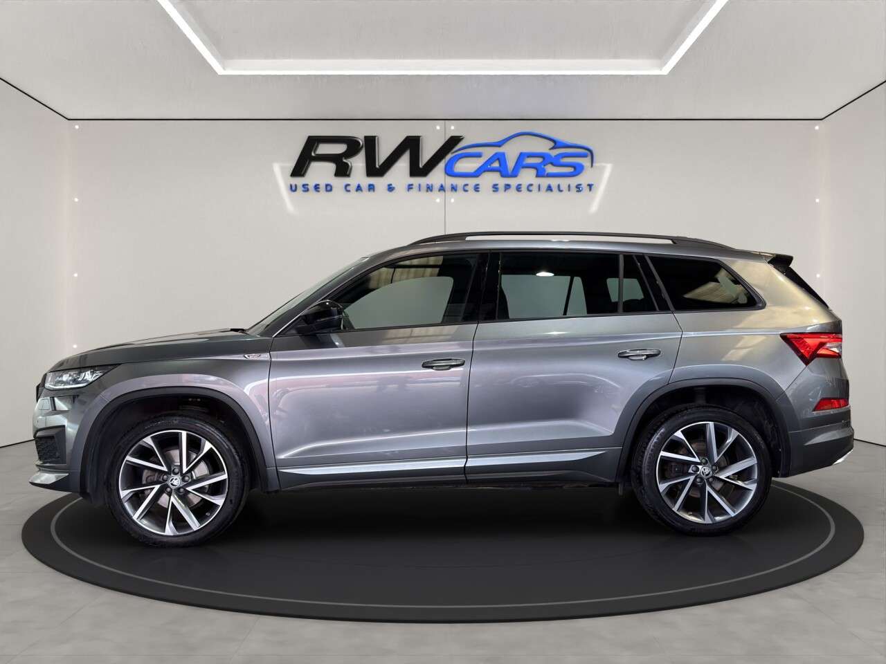 A 2022 SKODA KODIAQ 1.5 TSI ACT SportLine SUV 5dr Petrol DSG Euro 6 (s/s) (7 Seat) (150 ps) A 2022 SKODA KODIAQ 1.5 TSI ACT SportLine SUV 5dr Petrol DSG Euro 6 (s/s) (7 Seat) (150 ps)