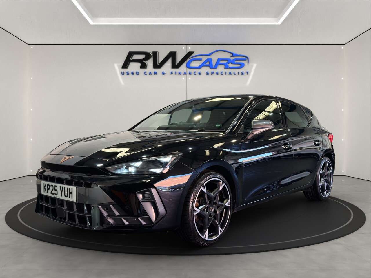 A 2025 CUPRA LEON 1.5 eTSI V2 Hatchback 5dr Petrol Hybrid DSG Euro 6 (s/s) (150 ps) A 2025 CUPRA LEON 1.5 eTSI V2 Hatchback 5dr Petrol Hybrid DSG Euro 6 (s/s) (150 ps)