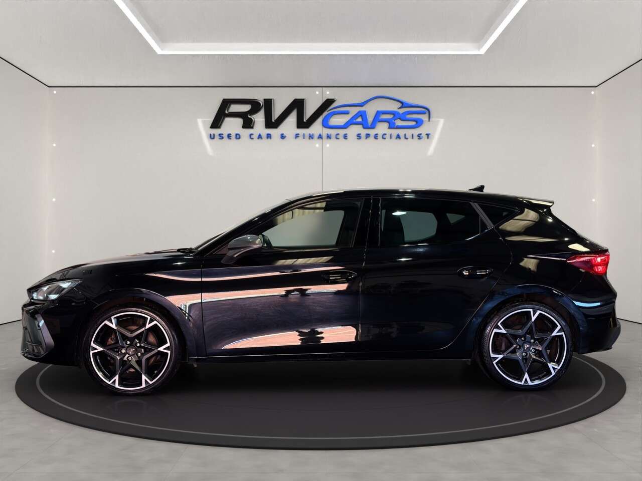 A 2025 CUPRA LEON 1.5 eTSI V2 Hatchback 5dr Petrol Hybrid DSG Euro 6 (s/s) (150 ps) A 2025 CUPRA LEON 1.5 eTSI V2 Hatchback 5dr Petrol Hybrid DSG Euro 6 (s/s) (150 ps)