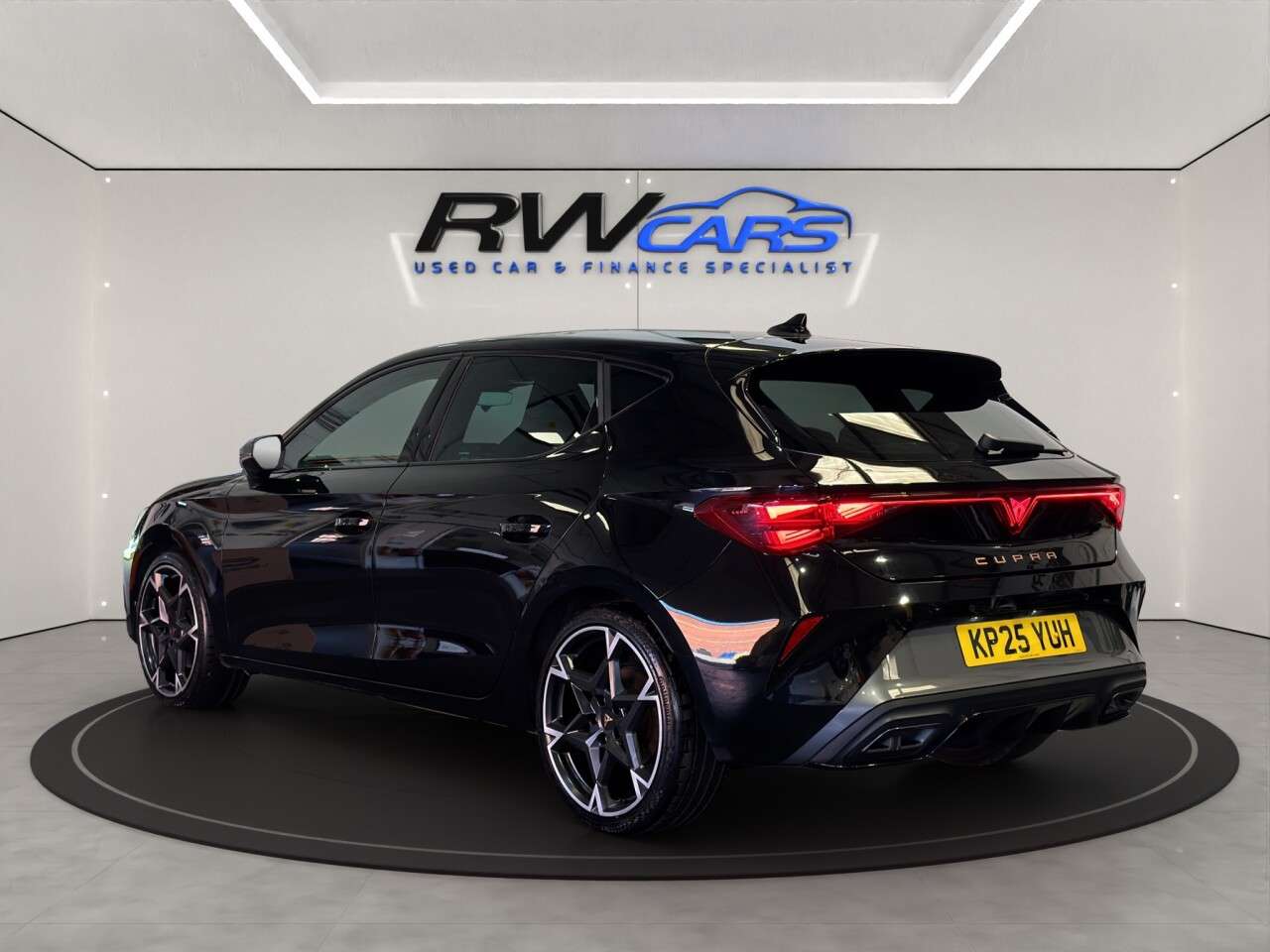 A 2025 CUPRA LEON 1.5 eTSI V2 Hatchback 5dr Petrol Hybrid DSG Euro 6 (s/s) (150 ps) A 2025 CUPRA LEON 1.5 eTSI V2 Hatchback 5dr Petrol Hybrid DSG Euro 6 (s/s) (150 ps)