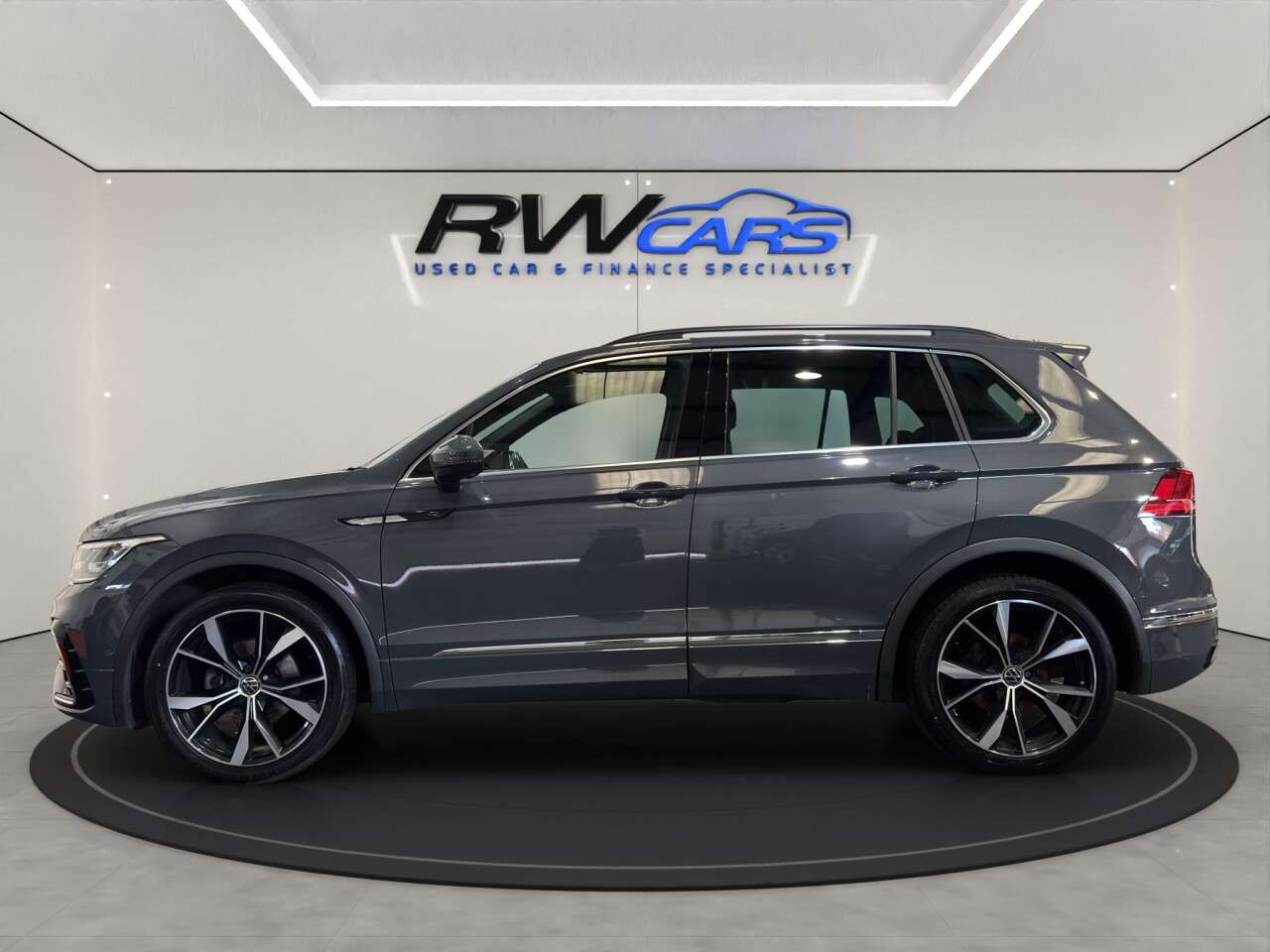 A 2023 VOLKSWAGEN TIGUAN 1.5 TSI R-Line SUV 5dr Petrol DSG Euro 6 (s/s) (150 ps) A 2023 VOLKSWAGEN TIGUAN 1.5 TSI R-Line SUV 5dr Petrol DSG Euro 6 (s/s) (150 ps)