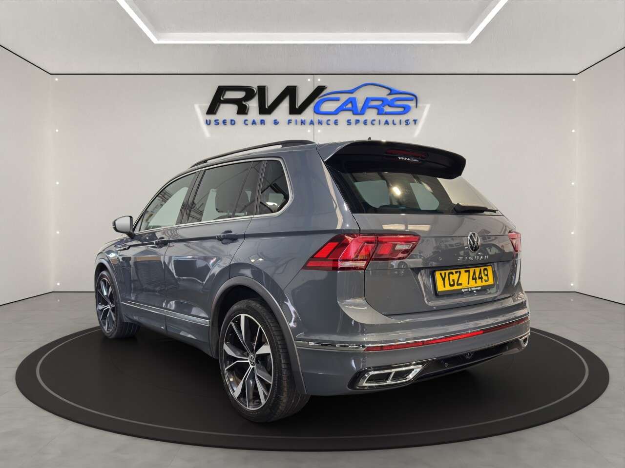 A 2023 VOLKSWAGEN TIGUAN 1.5 TSI R-Line SUV 5dr Petrol DSG Euro 6 (s/s) (150 ps) A 2023 VOLKSWAGEN TIGUAN 1.5 TSI R-Line SUV 5dr Petrol DSG Euro 6 (s/s) (150 ps)
