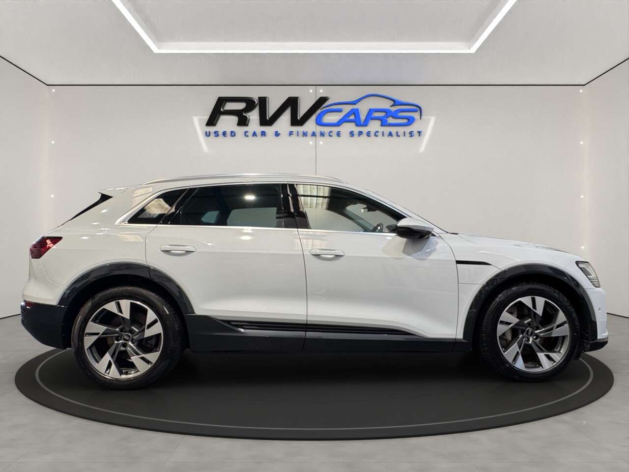 2023 AUDI Q8 E-TRON 2023 AUDI Q8 E-TRON