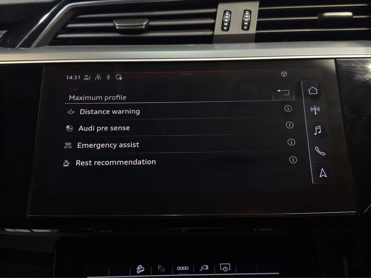 2023 AUDI Q8 E-TRON 2023 AUDI Q8 E-TRON