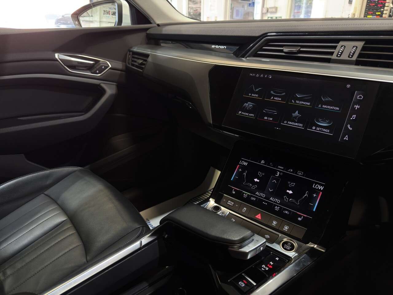 2023 AUDI Q8 E-TRON 2023 AUDI Q8 E-TRON