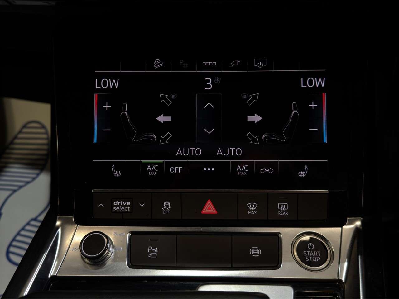 2023 AUDI Q8 E-TRON 2023 AUDI Q8 E-TRON