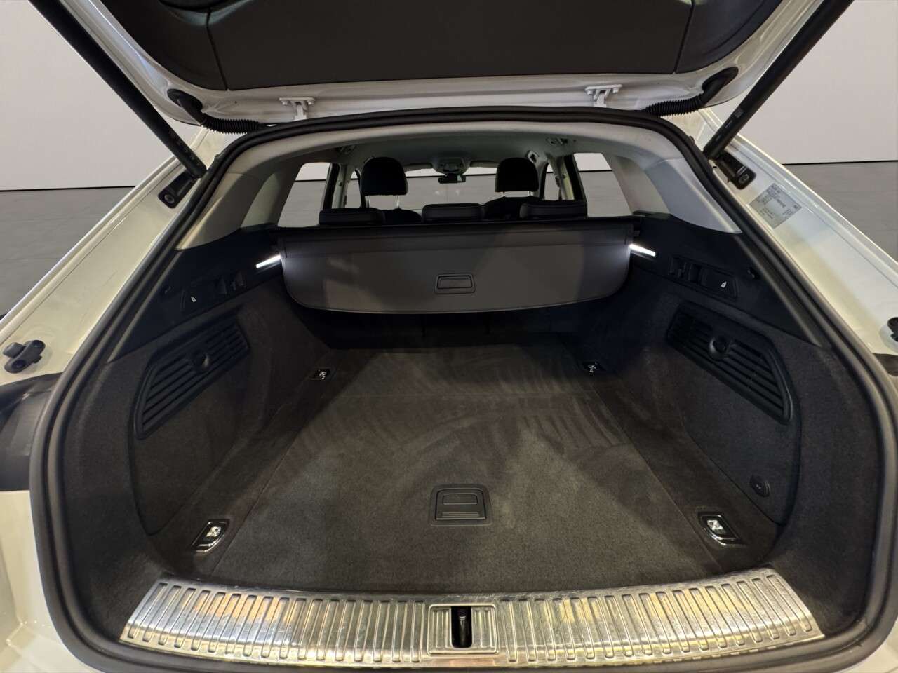 2023 AUDI Q8 E-TRON 2023 AUDI Q8 E-TRON