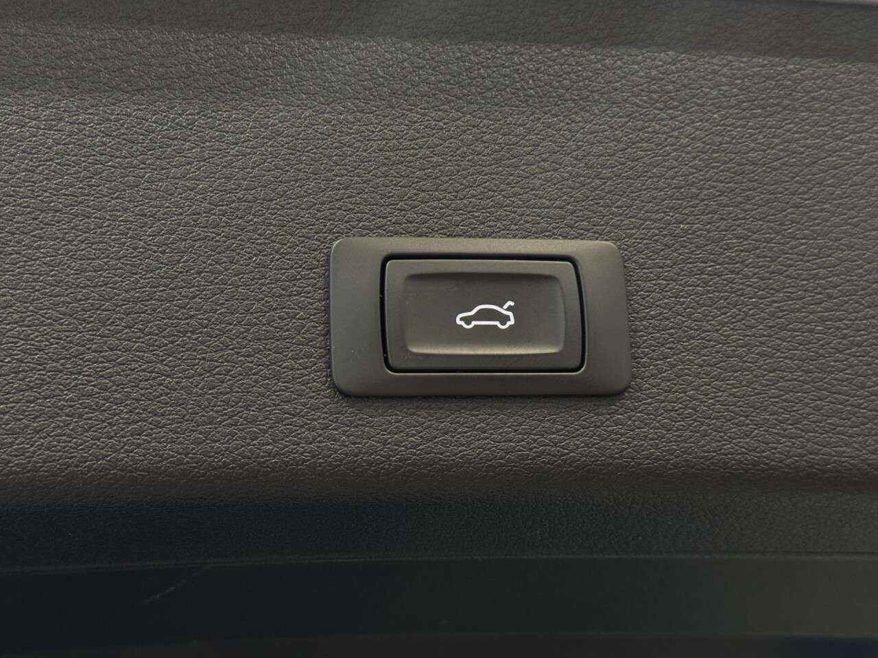 2023 AUDI Q8 E-TRON 2023 AUDI Q8 E-TRON