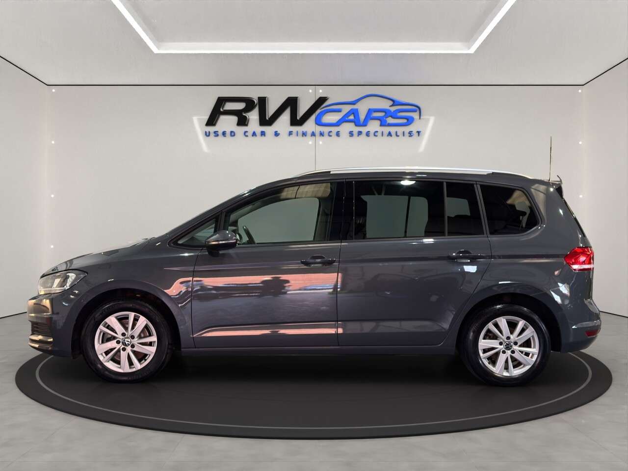 A 2020 VOLKSWAGEN TOURAN 1.5 TSI EVO SE Family MPV 5dr Petrol DSG Euro 6 (s/s) (150 ps) A 2020 VOLKSWAGEN TOURAN 1.5 TSI EVO SE Family MPV 5dr Petrol DSG Euro 6 (s/s) (150 ps)