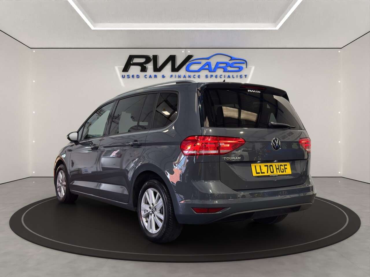A 2020 VOLKSWAGEN TOURAN 1.5 TSI EVO SE Family MPV 5dr Petrol DSG Euro 6 (s/s) (150 ps) A 2020 VOLKSWAGEN TOURAN 1.5 TSI EVO SE Family MPV 5dr Petrol DSG Euro 6 (s/s) (150 ps)