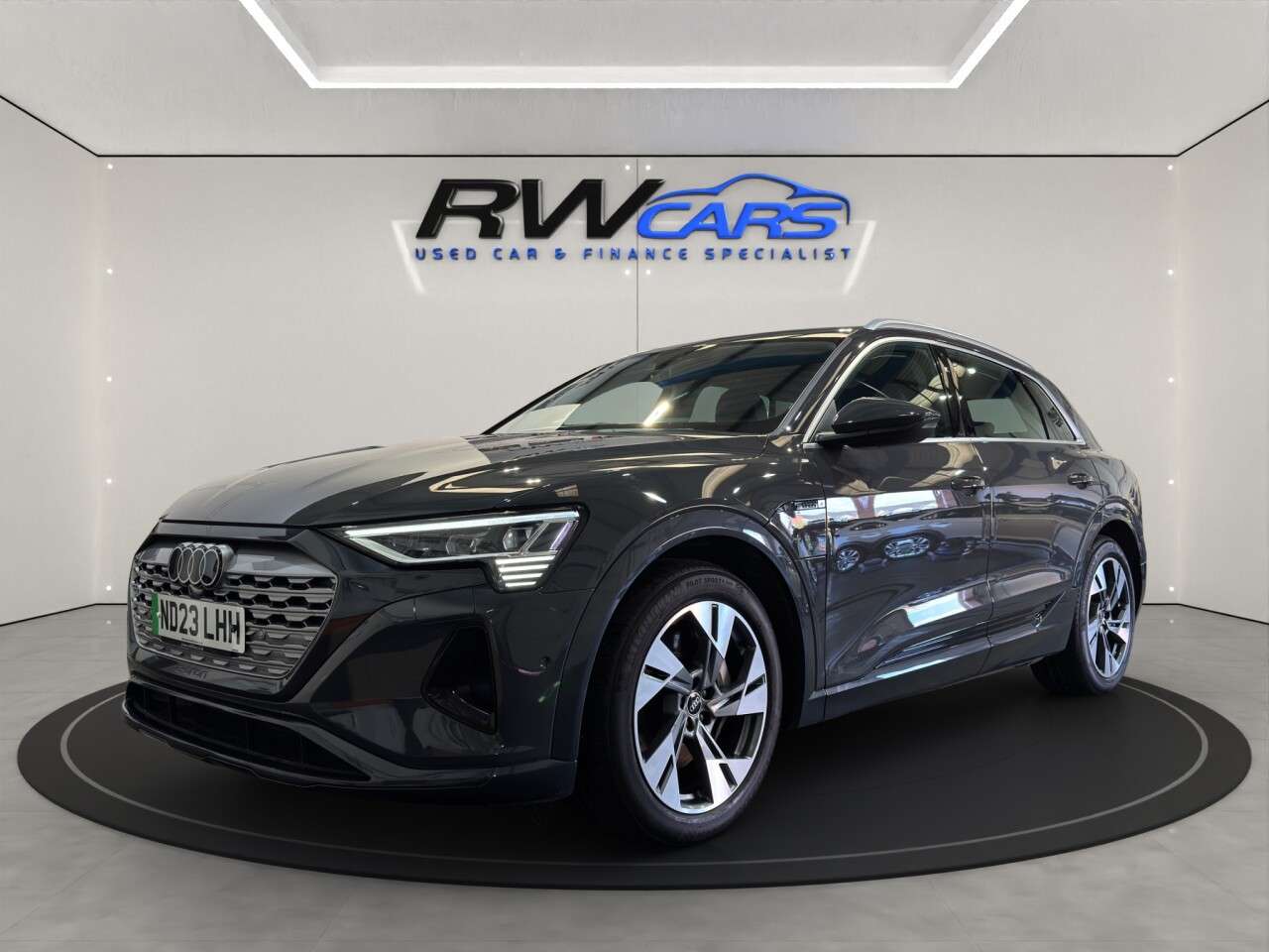 A 2023 AUDI Q8 E-TRON 50 Sport SUV 5dr Electric Auto quattro 95kWh (11kW Charger) (340 ps) A 2023 AUDI Q8 E-TRON 50 Sport SUV 5dr Electric Auto quattro 95kWh (11kW Charger) (340 ps)