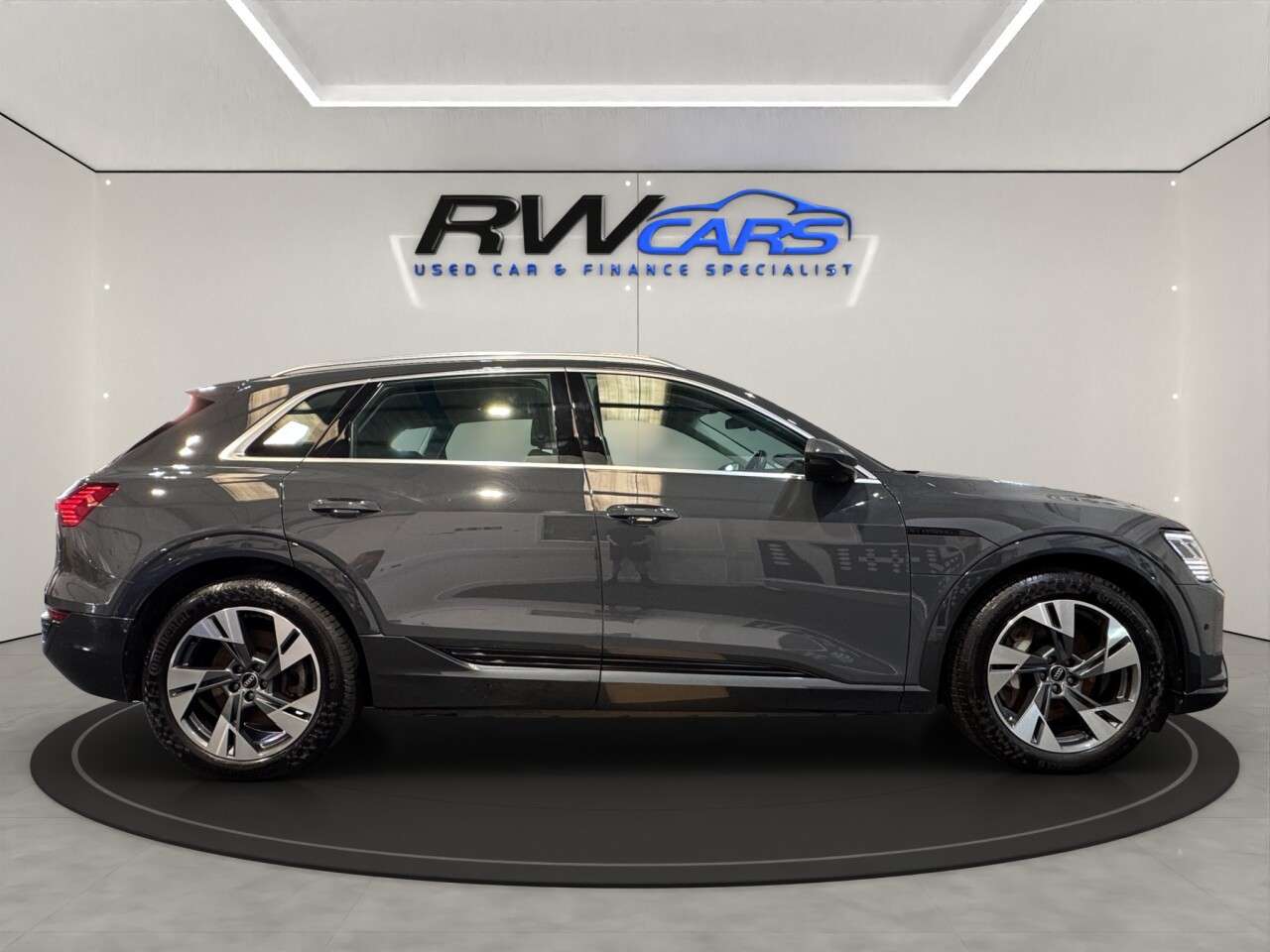 2023 AUDI Q8 E-TRON 2023 AUDI Q8 E-TRON