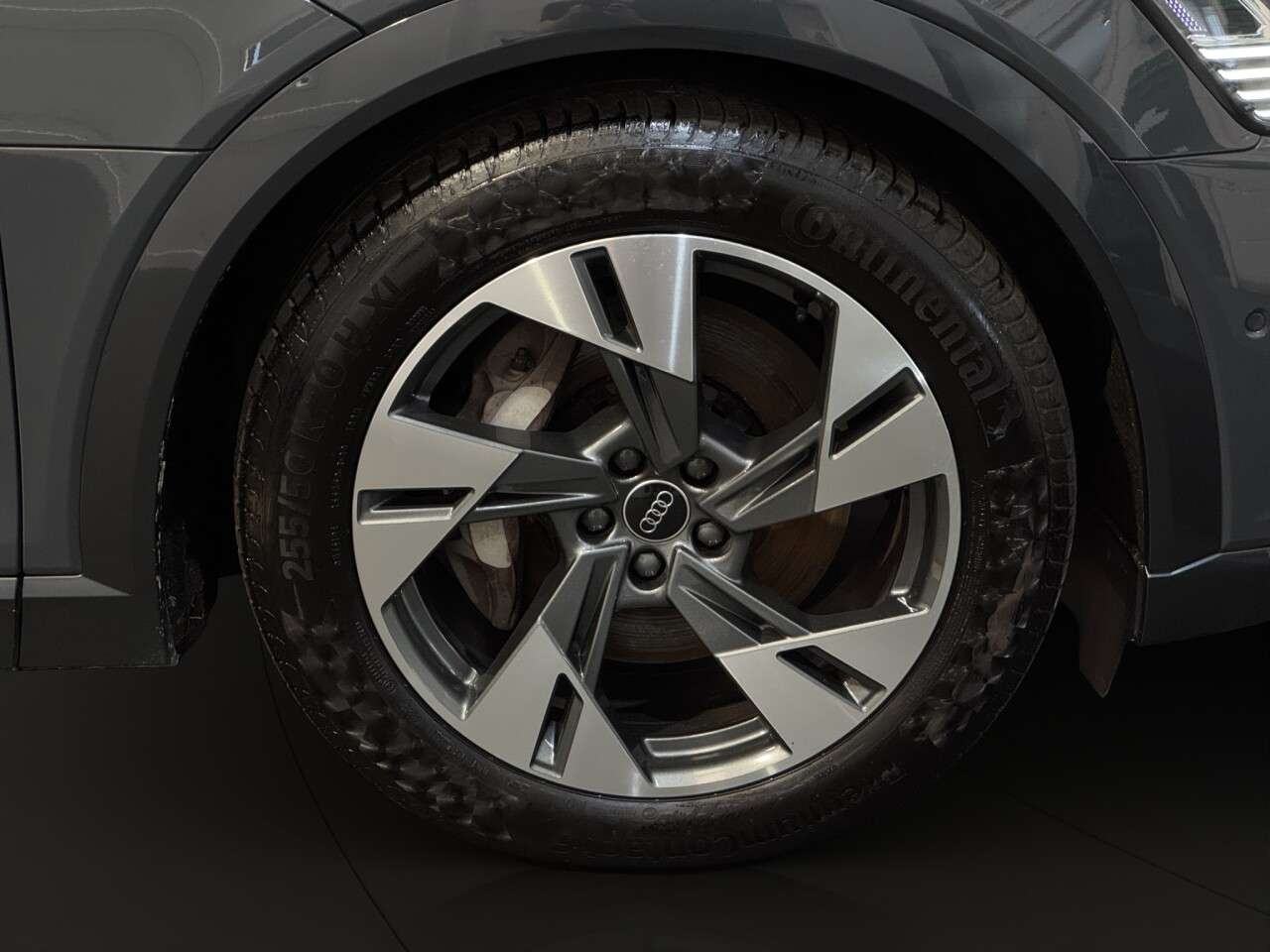 2023 AUDI Q8 E-TRON 2023 AUDI Q8 E-TRON
