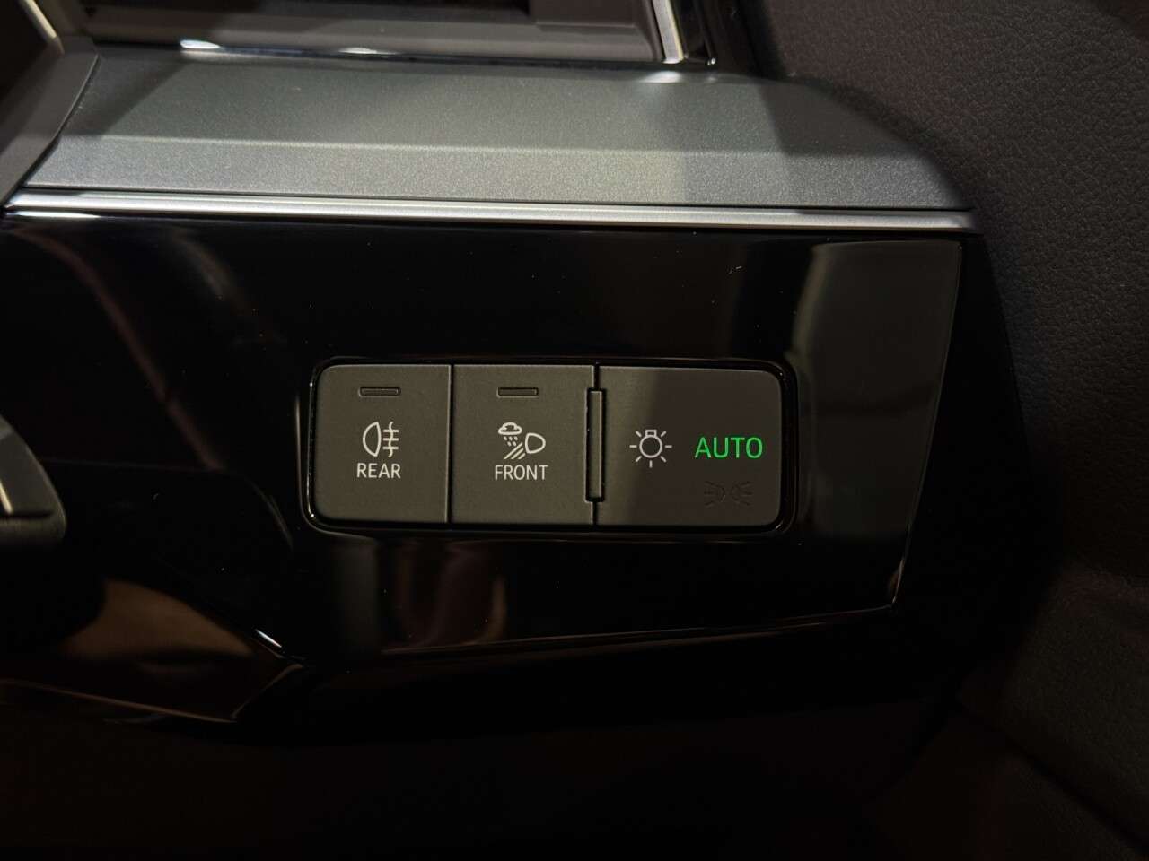 2023 AUDI Q8 E-TRON 2023 AUDI Q8 E-TRON