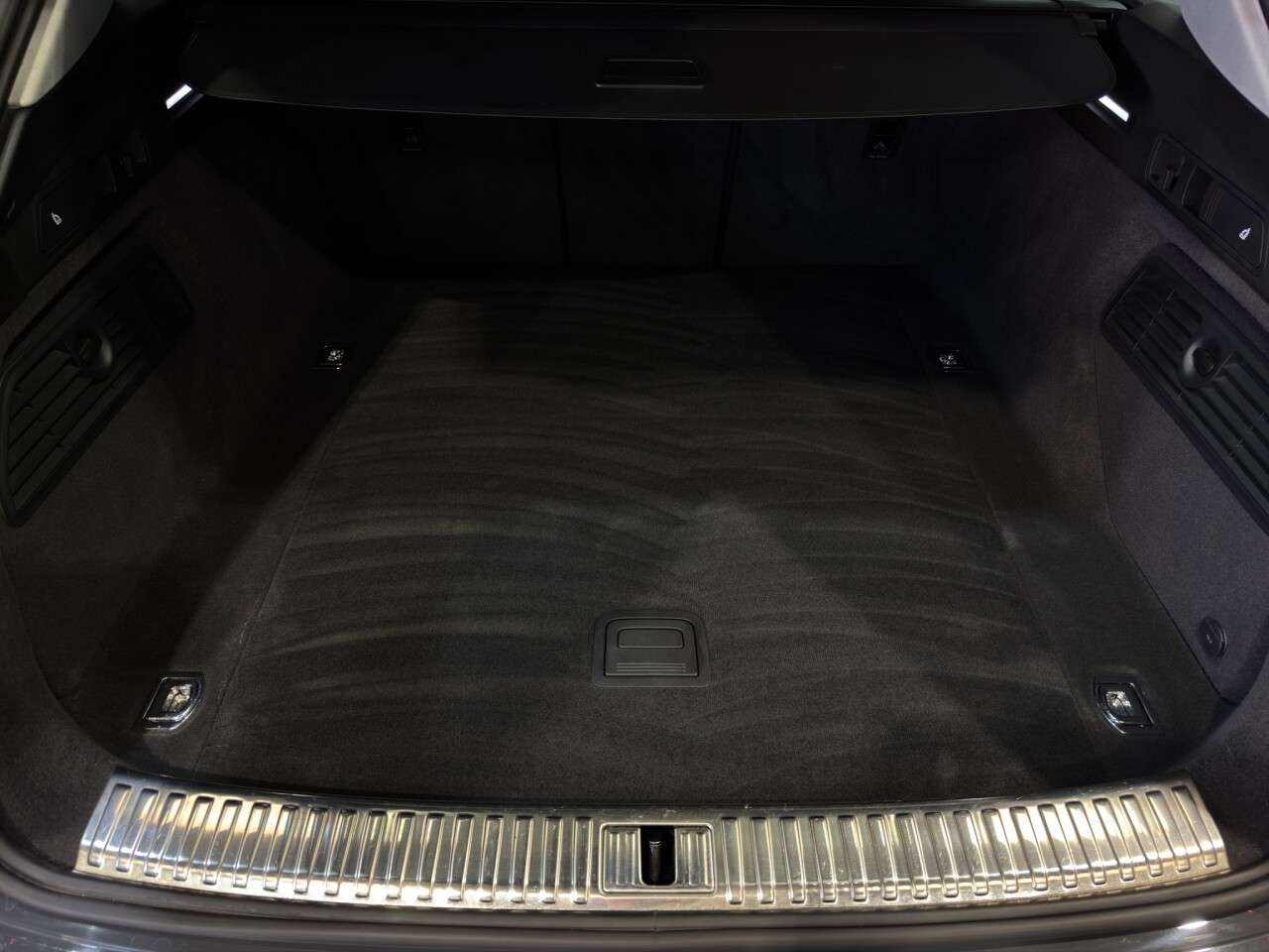 2023 AUDI Q8 E-TRON 2023 AUDI Q8 E-TRON