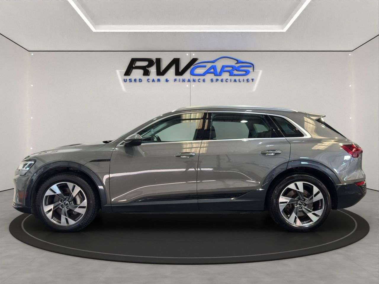 A 2023 AUDI Q8 E-TRON 50 Sport SUV 5dr Electric Auto quattro 95kWh (11kW Charger) (340 ps) A 2023 AUDI Q8 E-TRON 50 Sport SUV 5dr Electric Auto quattro 95kWh (11kW Charger) (340 ps)