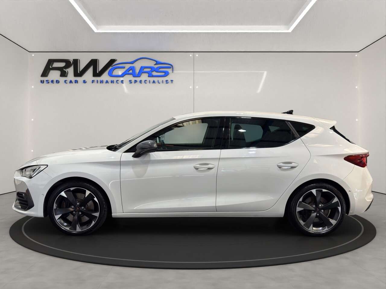 A 2023 CUPRA LEON 2.0 TSI VZ1 Hatchback 5dr Petrol DSG Euro 6 (s/s) (245 ps) A 2023 CUPRA LEON 2.0 TSI VZ1 Hatchback 5dr Petrol DSG Euro 6 (s/s) (245 ps)