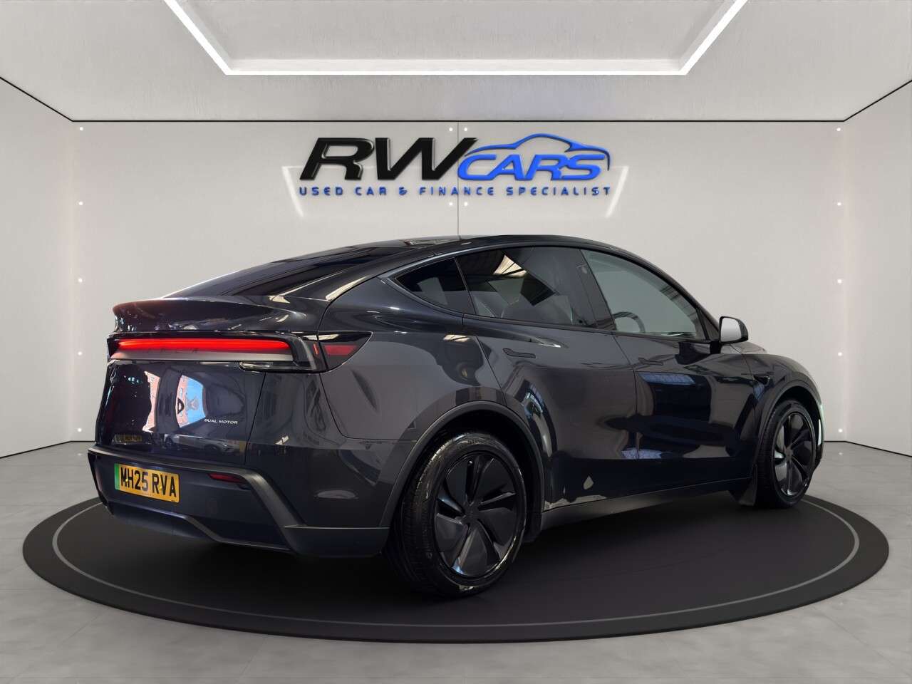 2025 TESLA MODEL Y 2025 TESLA MODEL Y
