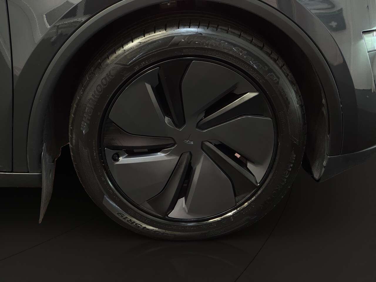 2025 TESLA MODEL Y 2025 TESLA MODEL Y