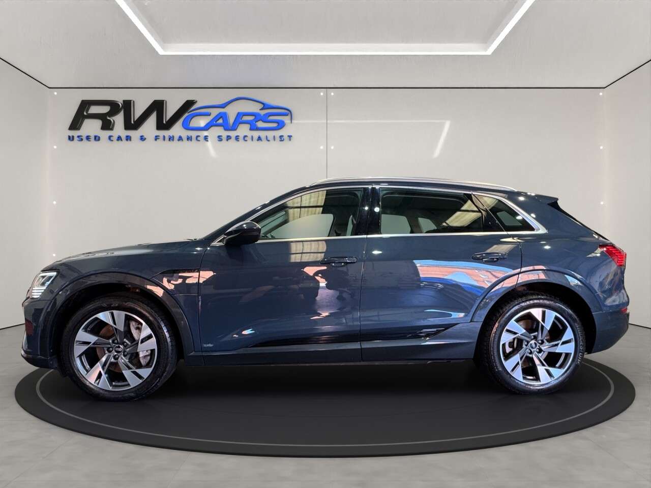 A 2023 AUDI Q8 E-TRON 50 Sport SUV 5dr Electric Auto quattro 95kWh (11kW Charger) (340 ps) A 2023 AUDI Q8 E-TRON 50 Sport SUV 5dr Electric Auto quattro 95kWh (11kW Charger) (340 ps)