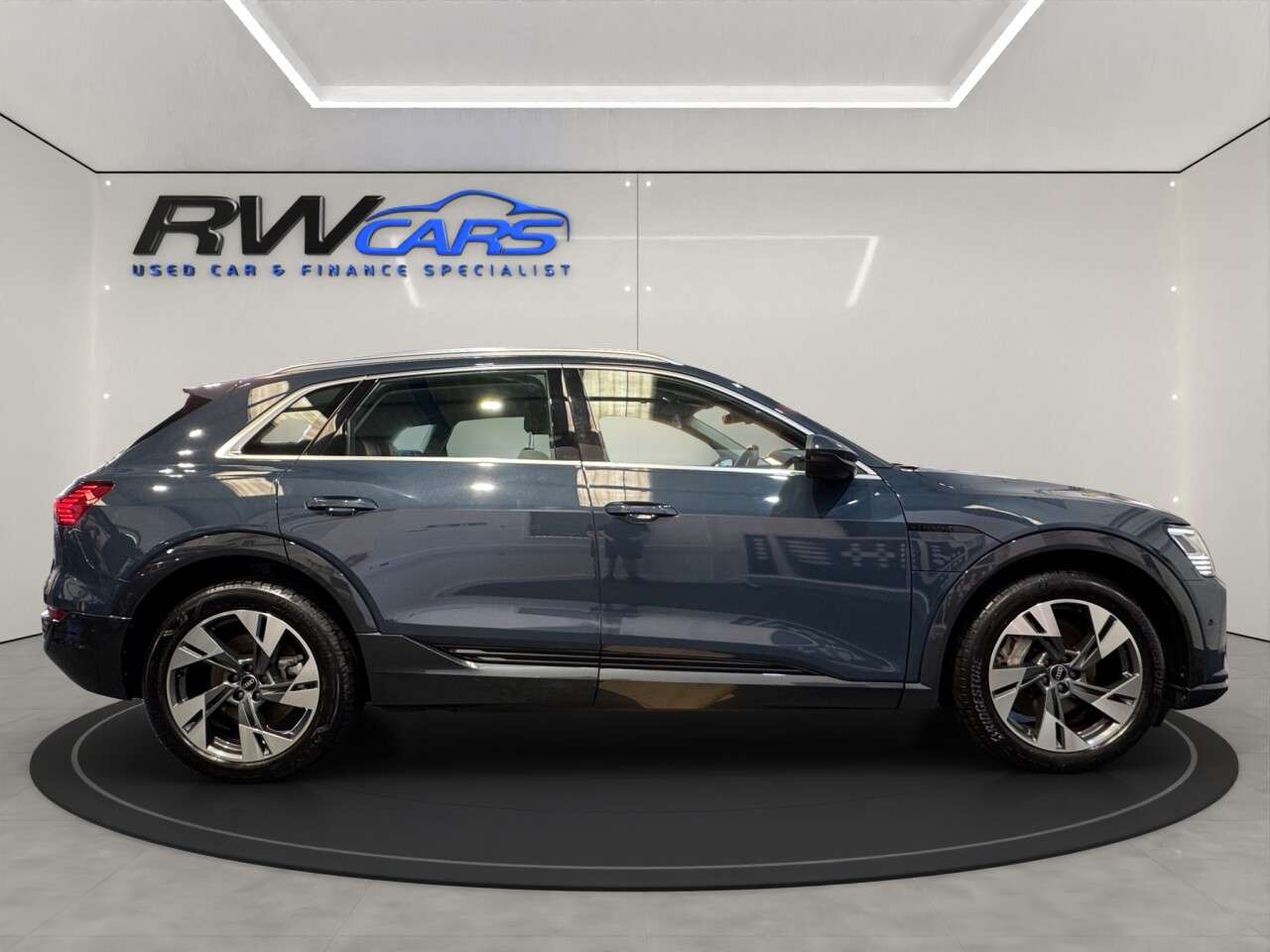 2023 AUDI Q8 E-TRON 2023 AUDI Q8 E-TRON