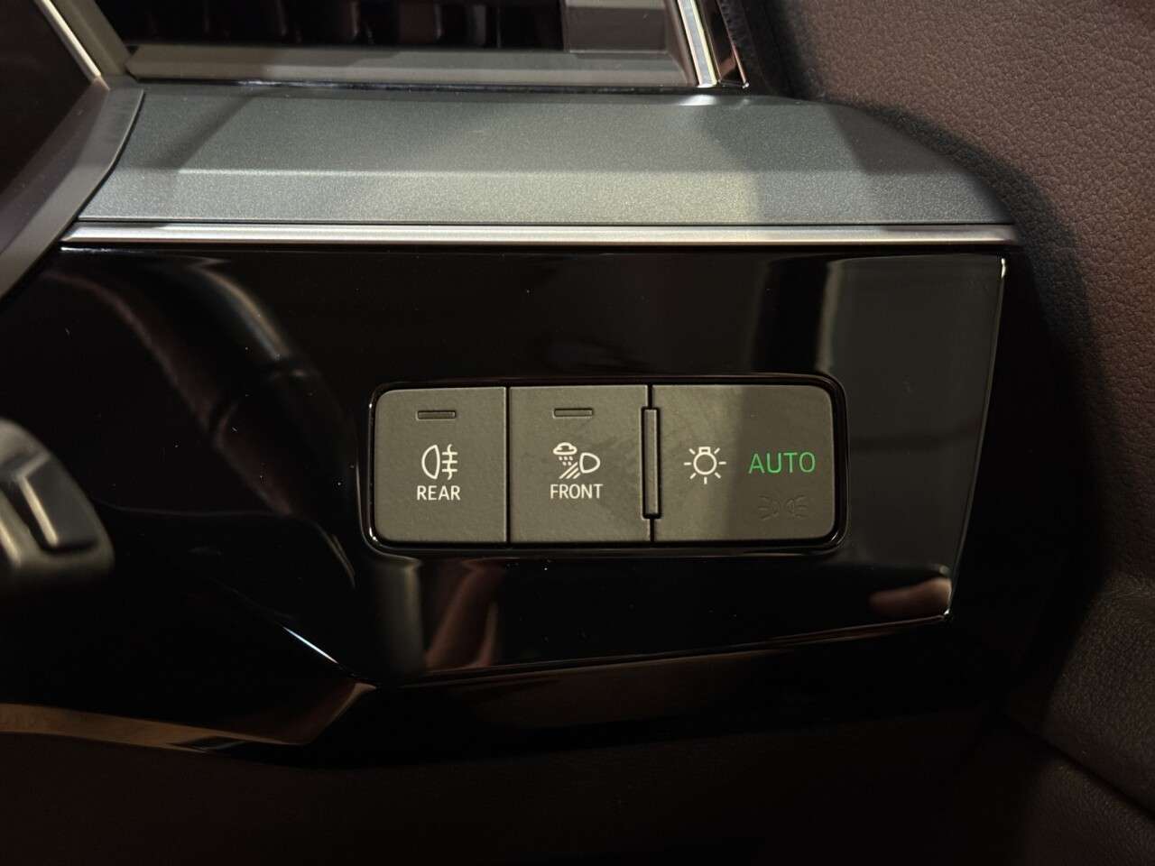 2023 AUDI Q8 E-TRON 2023 AUDI Q8 E-TRON
