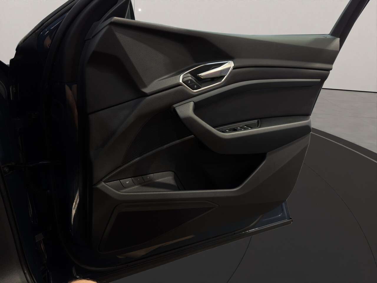 2023 AUDI Q8 E-TRON 2023 AUDI Q8 E-TRON