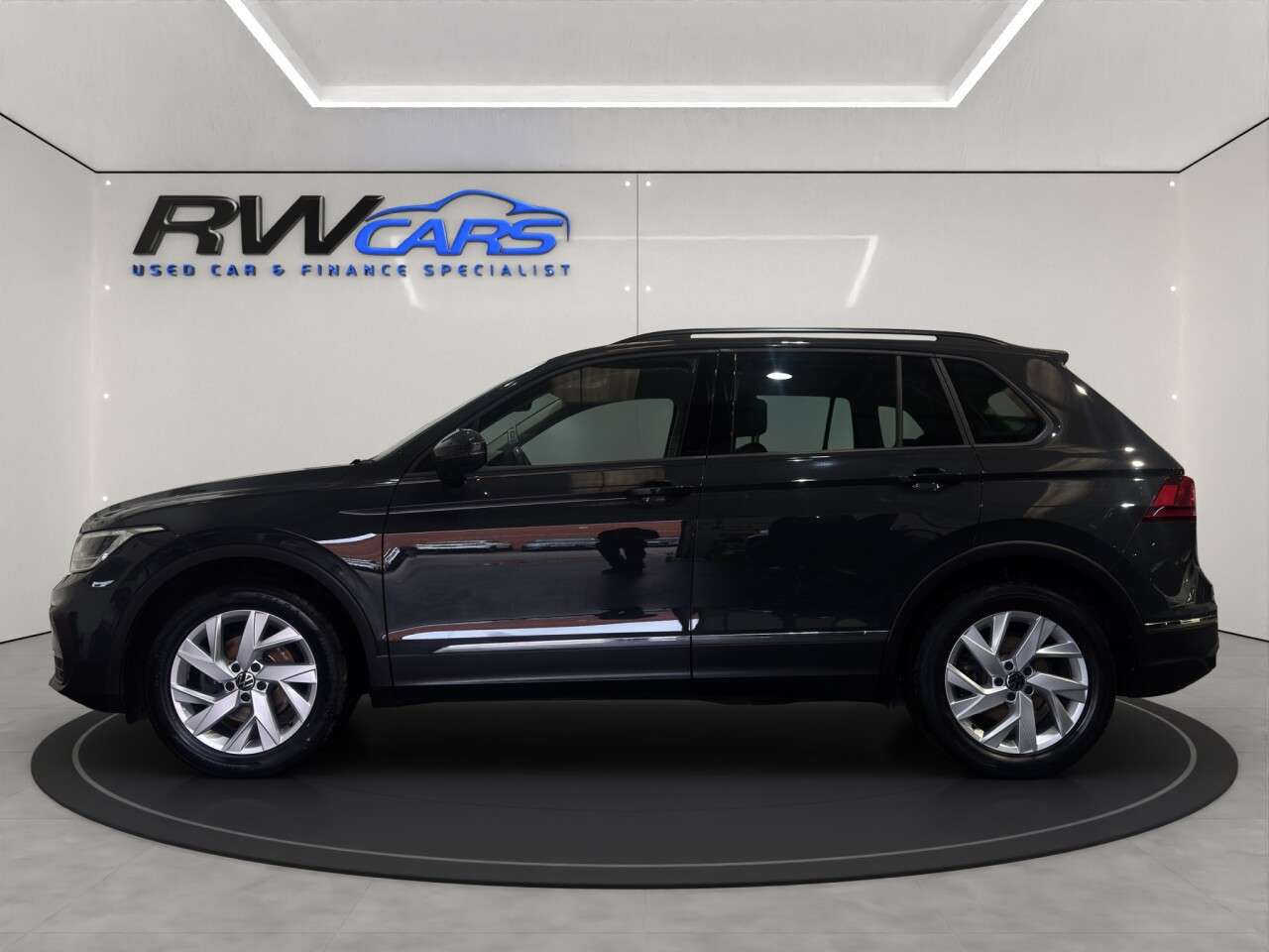 A 2022 VOLKSWAGEN TIGUAN 1.5 TSI Life SUV 5dr Petrol Manual Euro 6 (s/s) (150 ps) A 2022 VOLKSWAGEN TIGUAN 1.5 TSI Life SUV 5dr Petrol Manual Euro 6 (s/s) (150 ps)