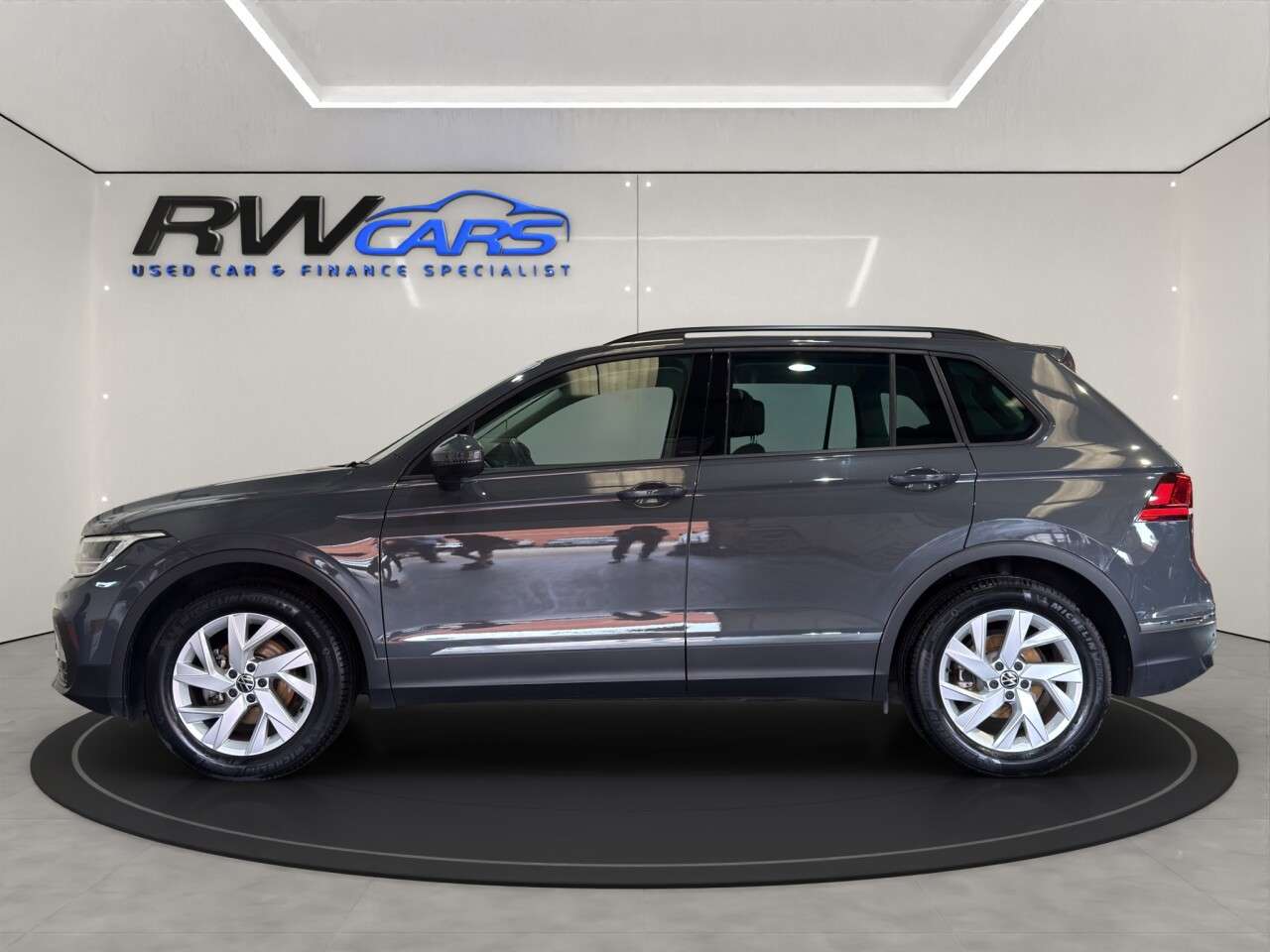 A 2021 VOLKSWAGEN TIGUAN 1.5 TSI Life SUV 5dr Petrol Manual Euro 6 (s/s) (150 ps) A 2021 VOLKSWAGEN TIGUAN 1.5 TSI Life SUV 5dr Petrol Manual Euro 6 (s/s) (150 ps)