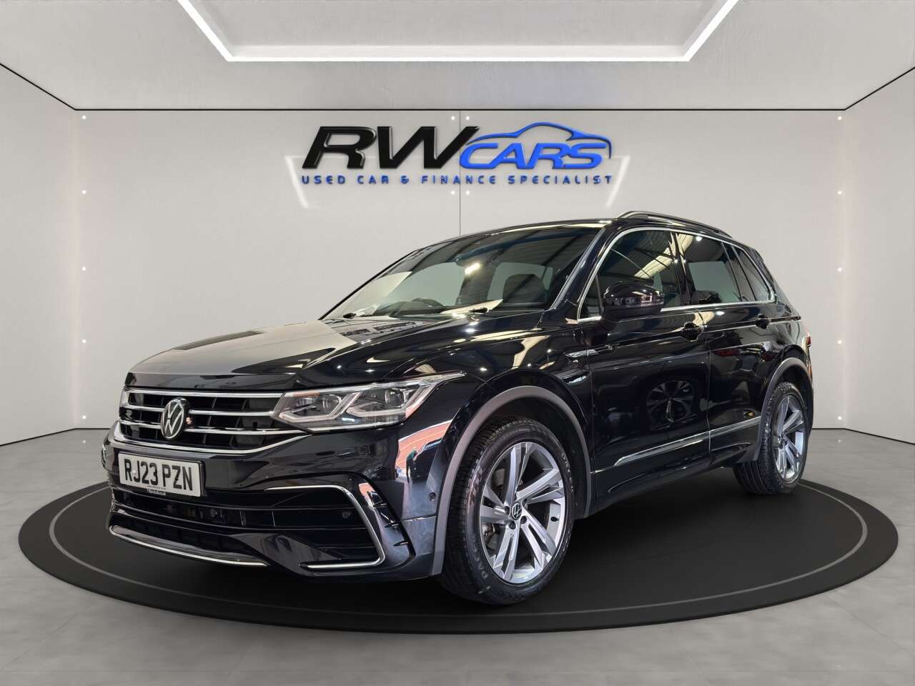 A 2023 VOLKSWAGEN TIGUAN 1.5 TSI R-Line Edition SUV 5dr Petrol DSG Euro 6 (s/s) (150 ps) A 2023 VOLKSWAGEN TIGUAN 1.5 TSI R-Line Edition SUV 5dr Petrol DSG Euro 6 (s/s) (150 ps)