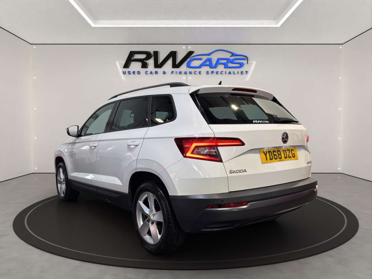 A 2018 SKODA KAROQ 1.5 TSI ACT SE SUV 5dr Petrol Manual Euro 6 (s/s) (150 ps) A 2018 SKODA KAROQ 1.5 TSI ACT SE SUV 5dr Petrol Manual Euro 6 (s/s) (150 ps)