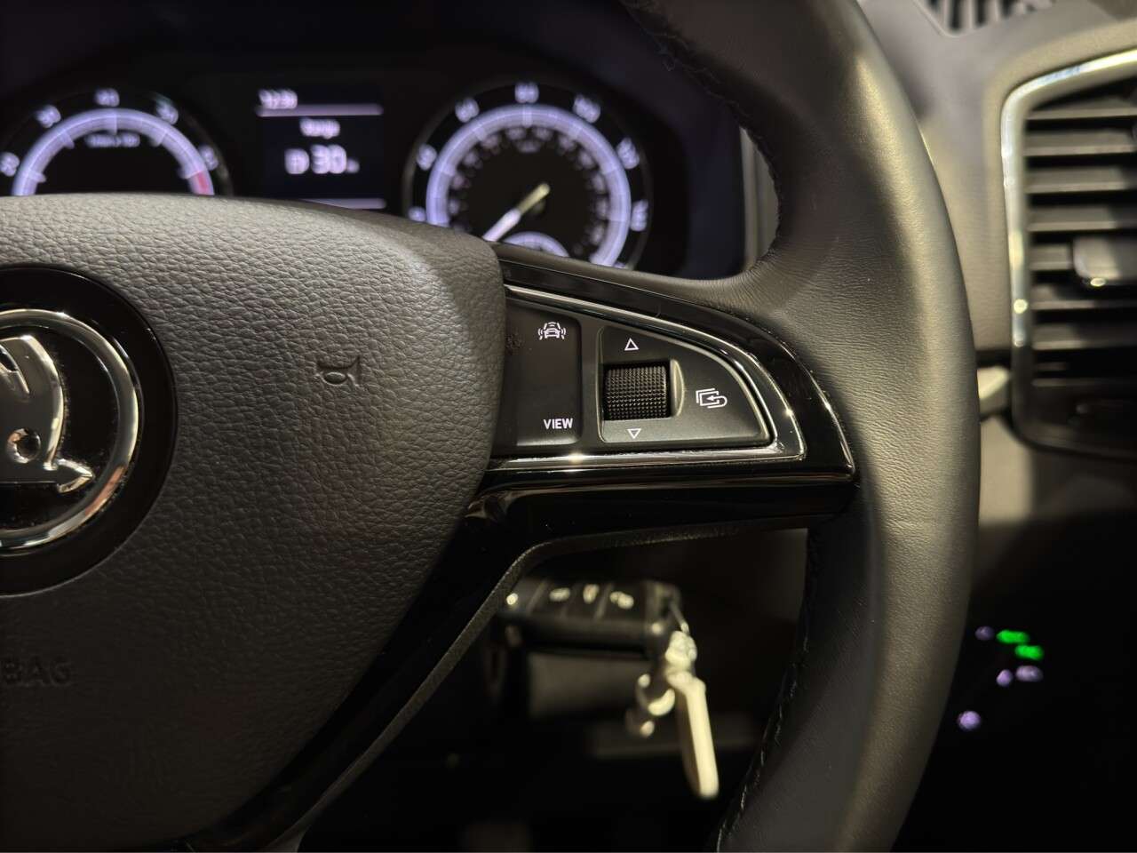 2018 SKODA KAROQ 2018 SKODA KAROQ