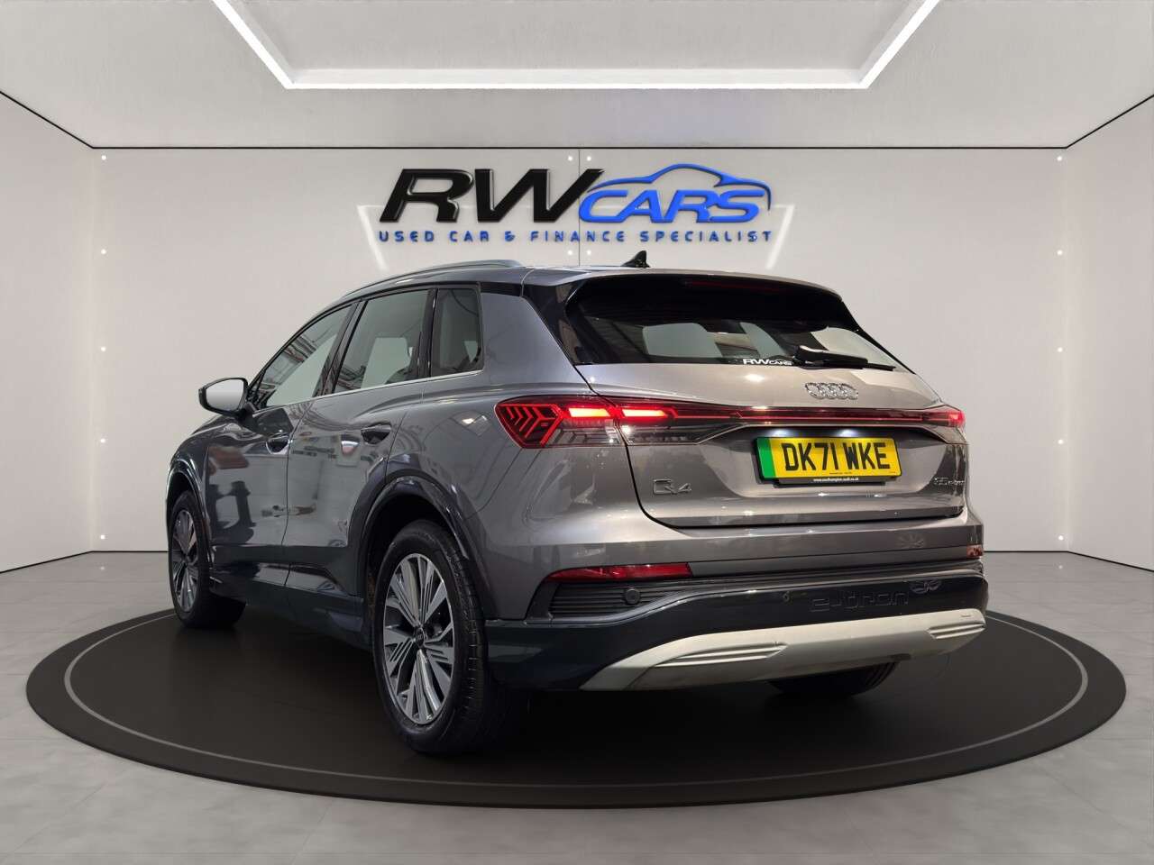 A 2021 AUDI Q4 E-TRON SPORT A 2021 AUDI Q4 E-TRON SPORT