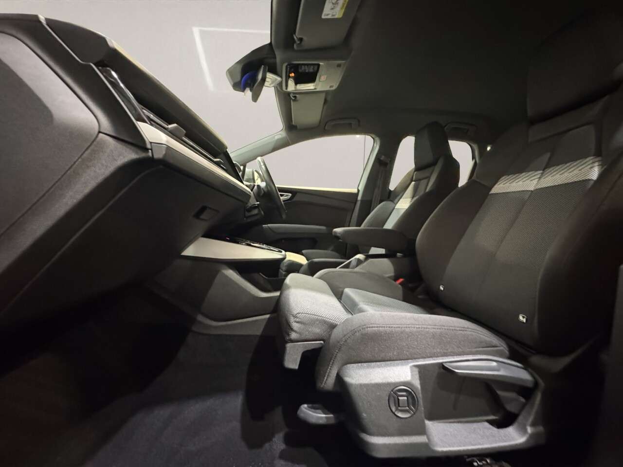 2021 AUDI Q4 E-TRON 2021 AUDI Q4 E-TRON