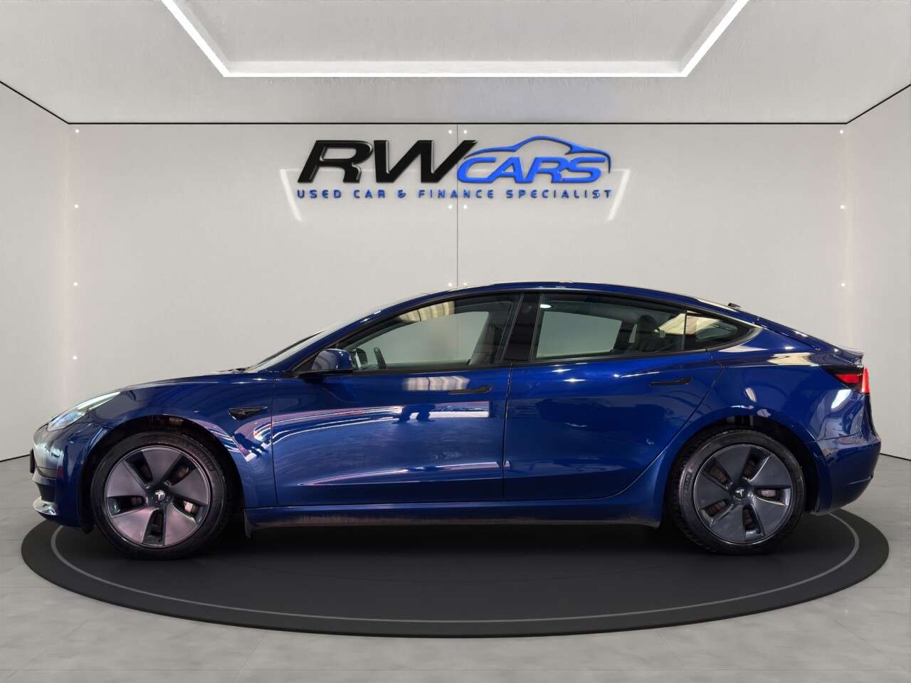 A 2021 TESLA MODEL 3 Standard Range Plus Saloon 4dr Electric Auto RWD (241 bhp) A 2021 TESLA MODEL 3 Standard Range Plus Saloon 4dr Electric Auto RWD (241 bhp)