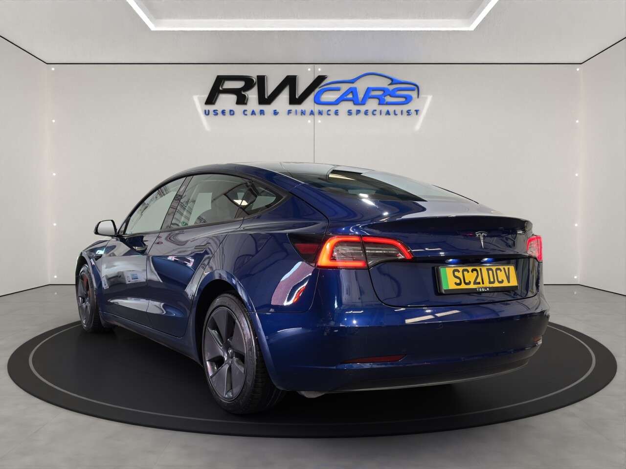 A 2021 TESLA MODEL 3 Standard Range Plus Saloon 4dr Electric Auto RWD (241 bhp) A 2021 TESLA MODEL 3 Standard Range Plus Saloon 4dr Electric Auto RWD (241 bhp)