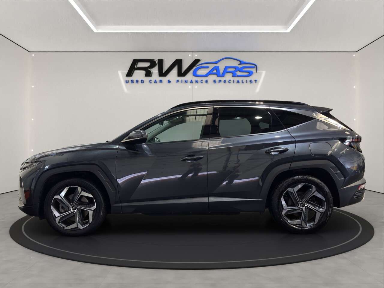 A 2023 HYUNDAI TUCSON 1.6 T-GDi 13.8kWh Ultimate SUV 5dr Petrol Plug-in Hybrid Auto 4WD Euro 6 (s A 2023 HYUNDAI TUCSON 1.6 T-GDi 13.8kWh Ultimate SUV 5dr Petrol Plug-in Hybrid Auto 4WD Euro 6 (s
