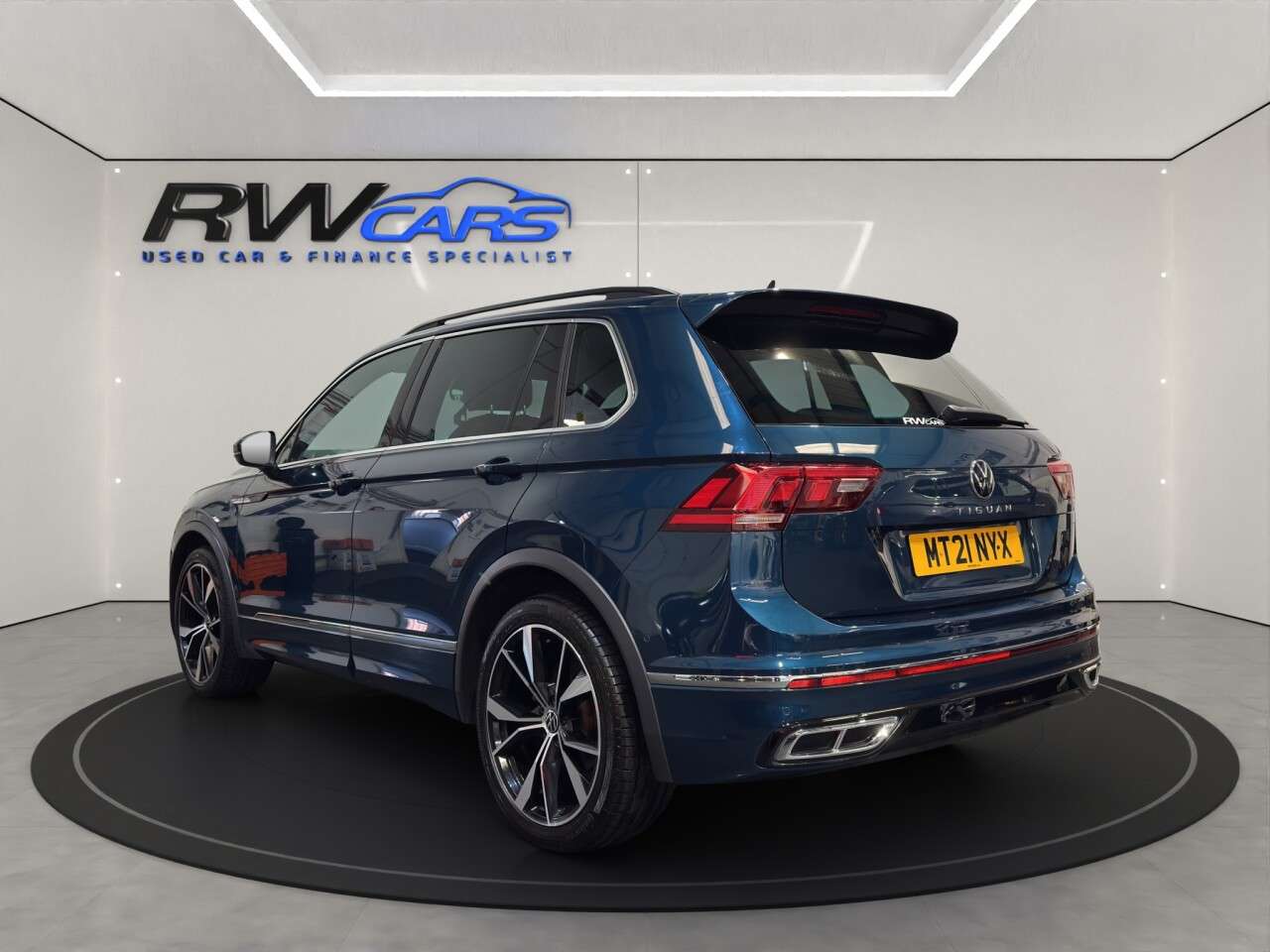 A 2021 VOLKSWAGEN TIGUAN 1.5 TSI R-Line SUV 5dr Petrol DSG Euro 6 (s/s) (150 ps) A 2021 VOLKSWAGEN TIGUAN 1.5 TSI R-Line SUV 5dr Petrol DSG Euro 6 (s/s) (150 ps)